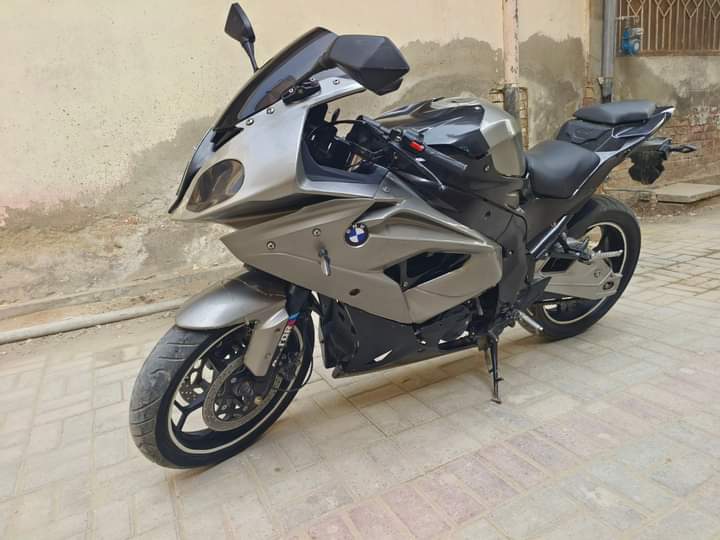 Replica 1000rr